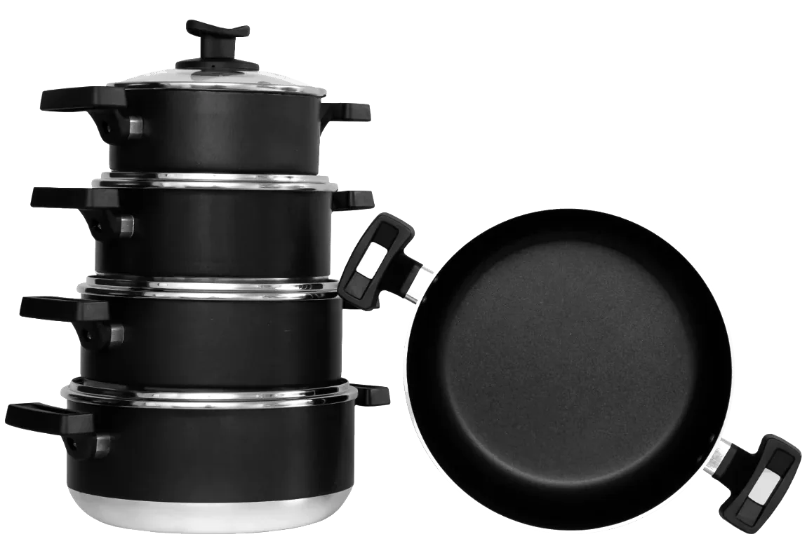 Jogo Longa Vida Super Black: pilha de caçarolas e frigideira